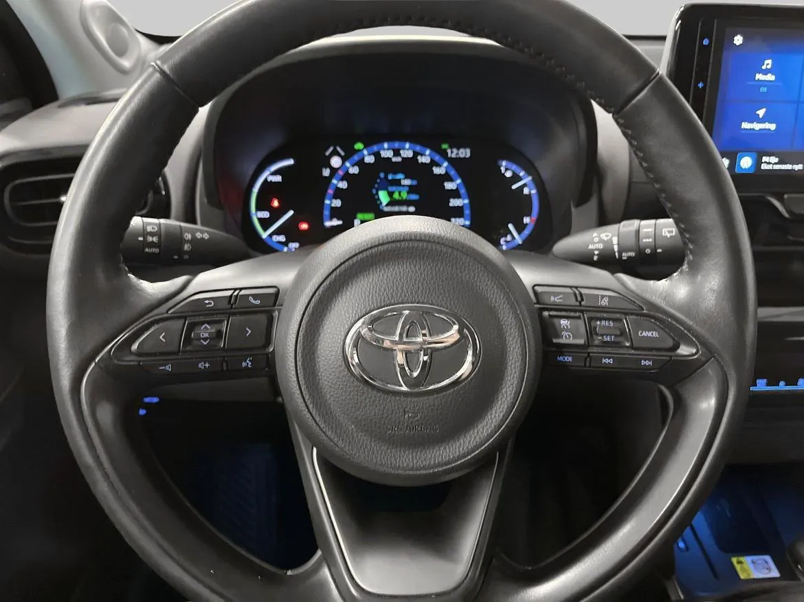 Vehicle image 20