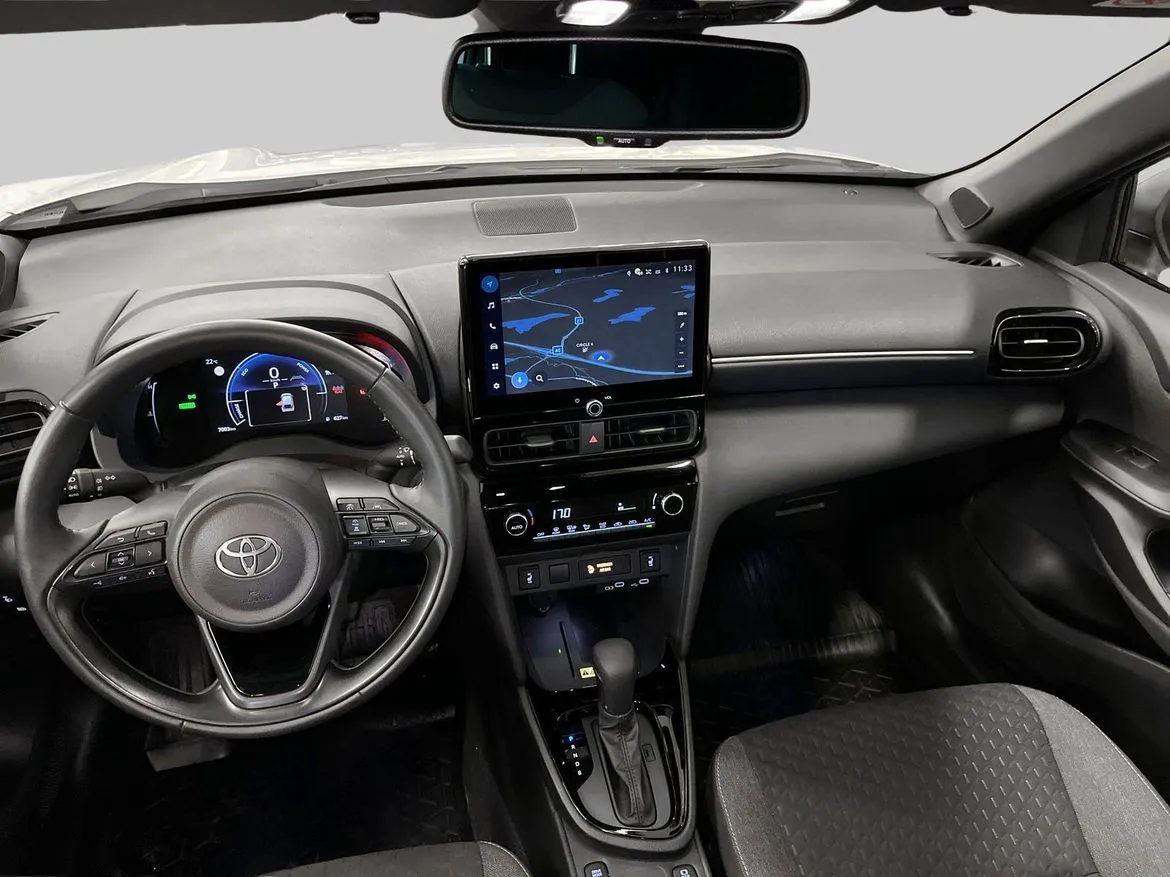 Vehicle image 10