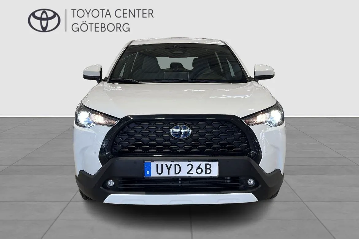 Vehicle image 6