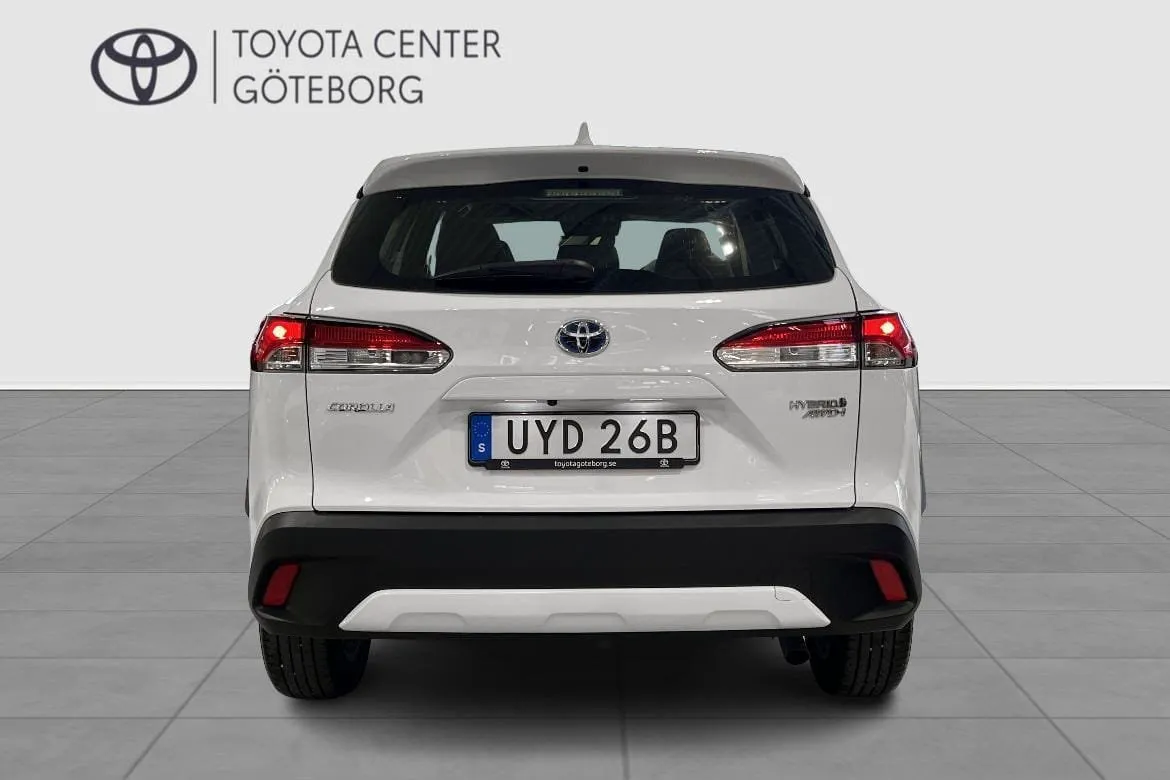 Vehicle image 4