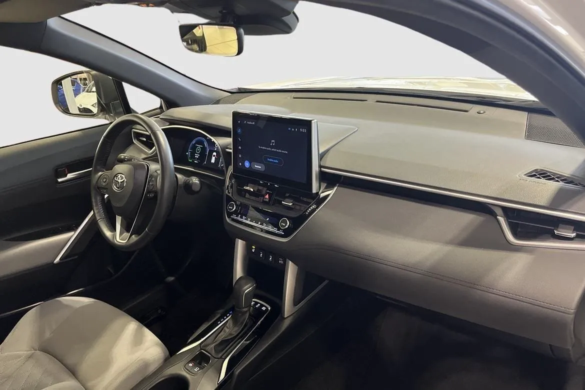 Vehicle image 7