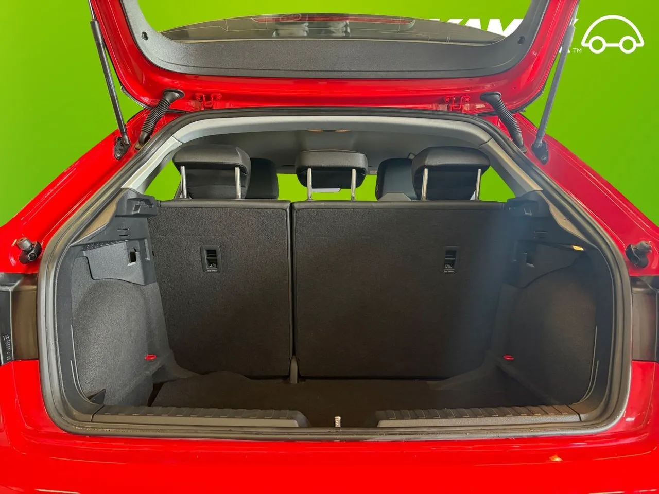 Vehicle image 15