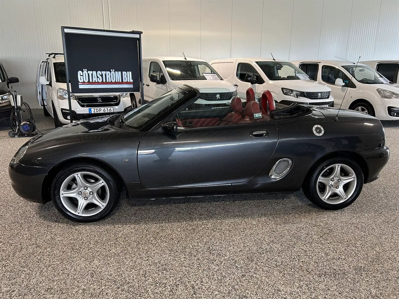 Vehicle image 9