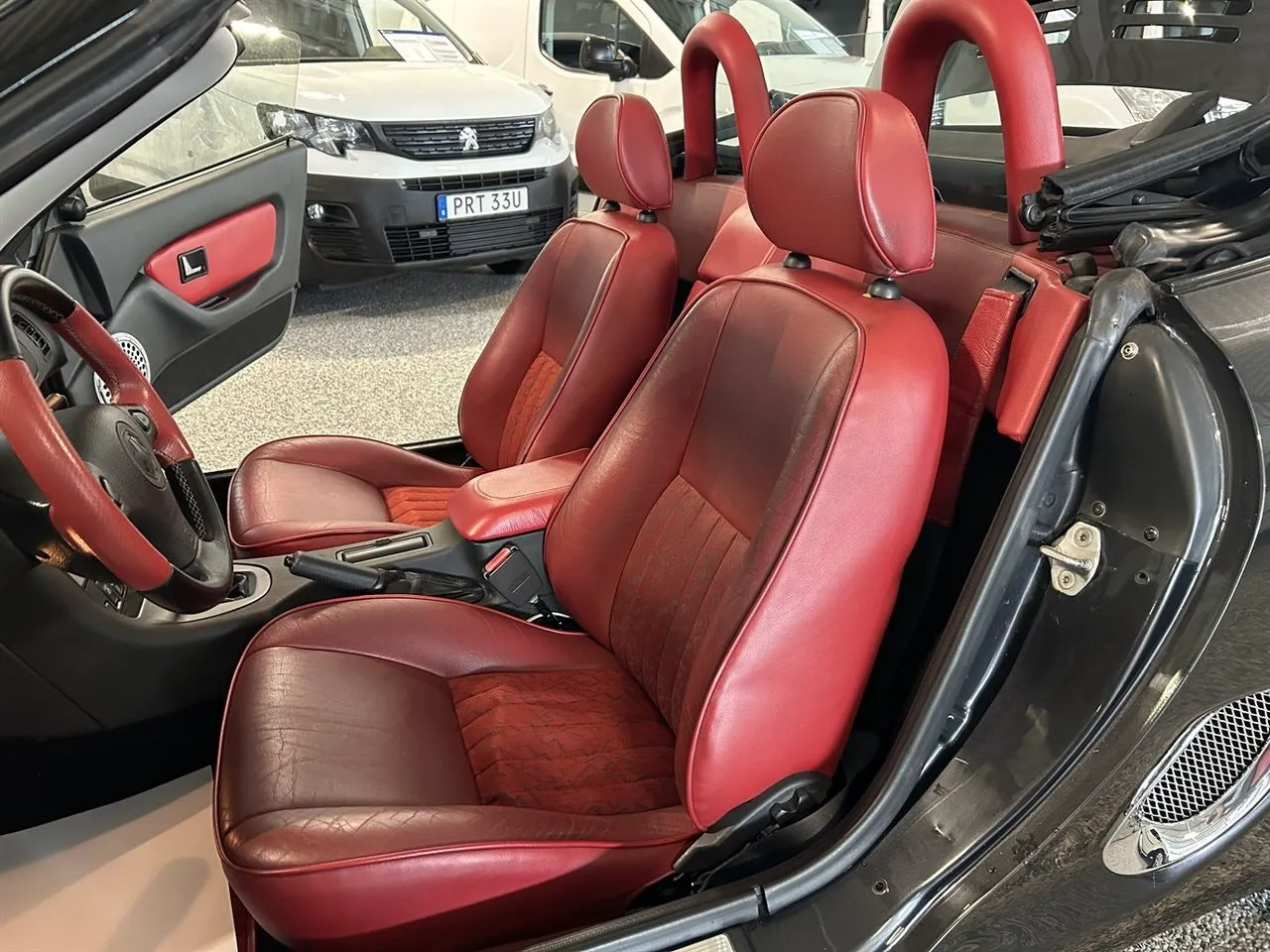 Vehicle image 14