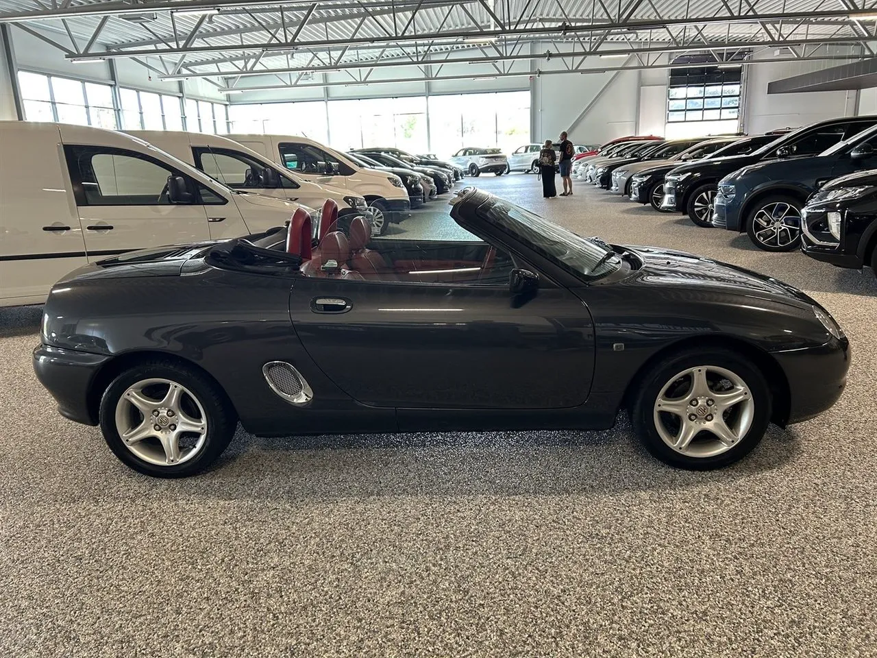 Vehicle image 7