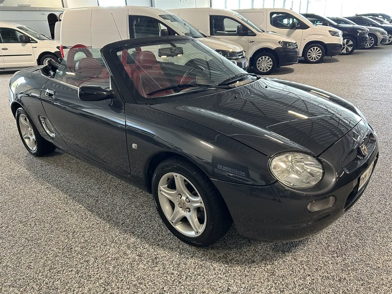 Vehicle image 5