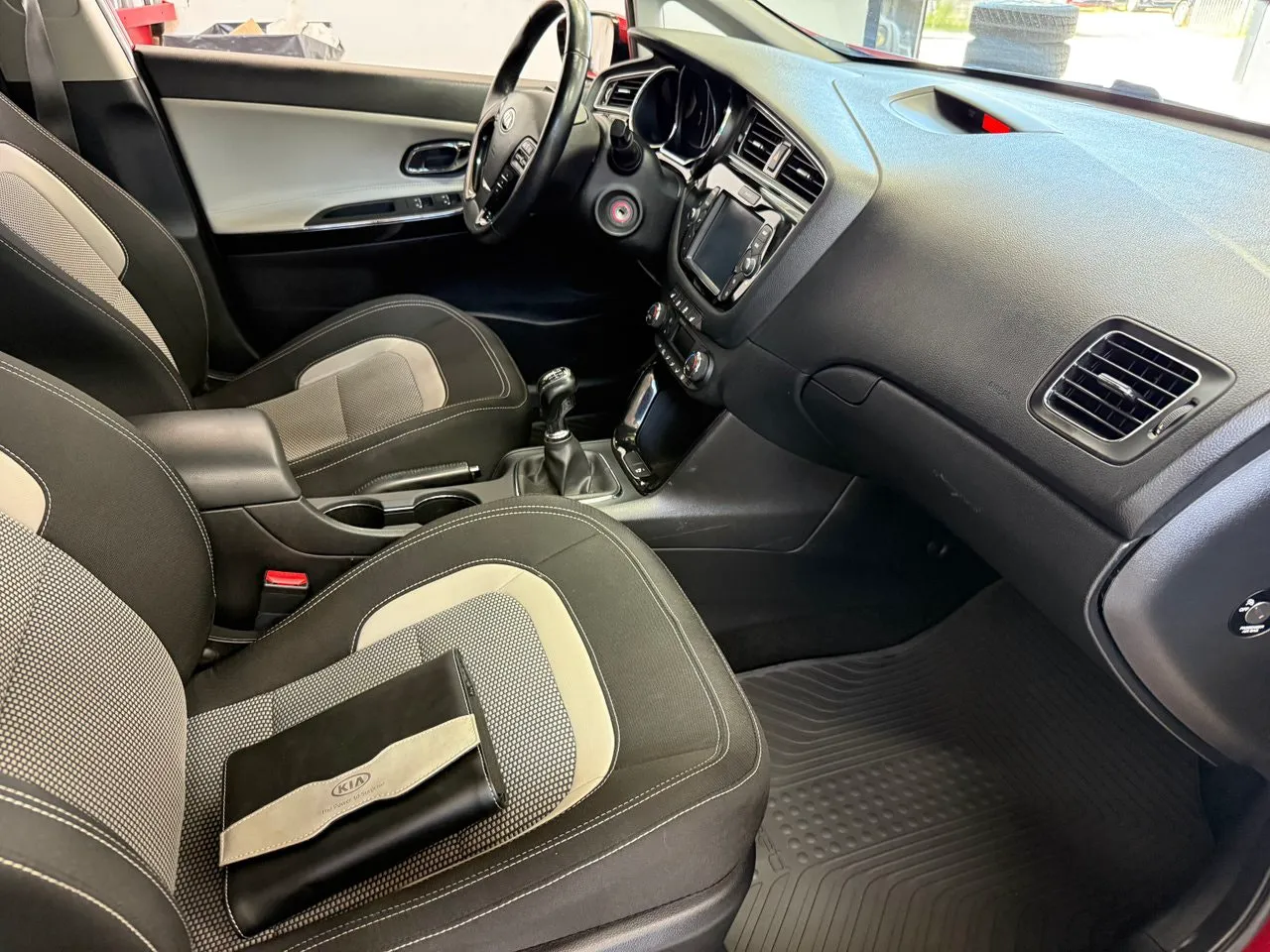 Vehicle image 12