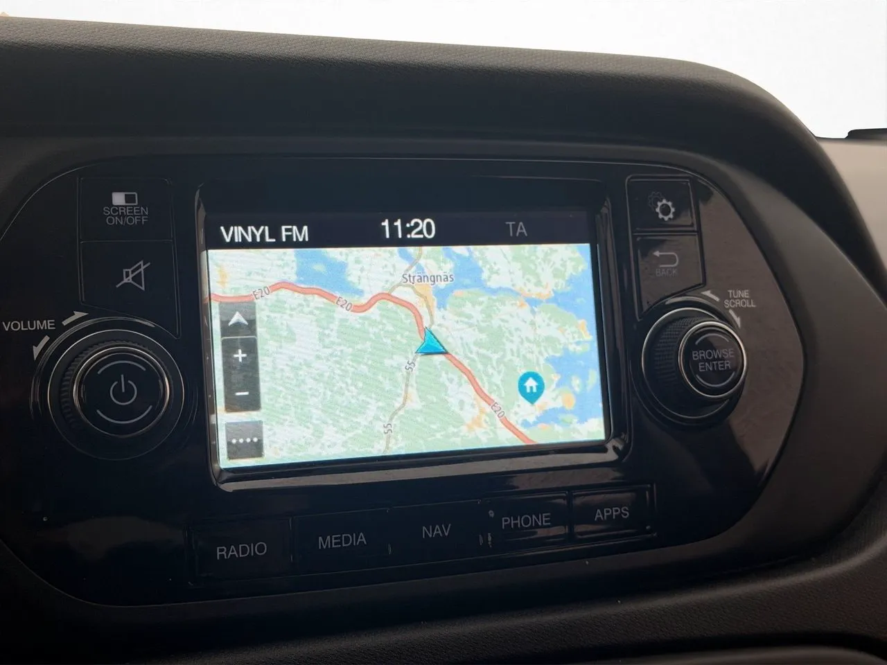 Vehicle image 15