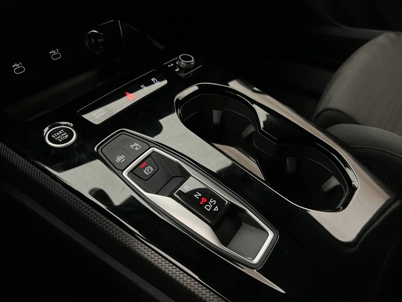 Vehicle image 28