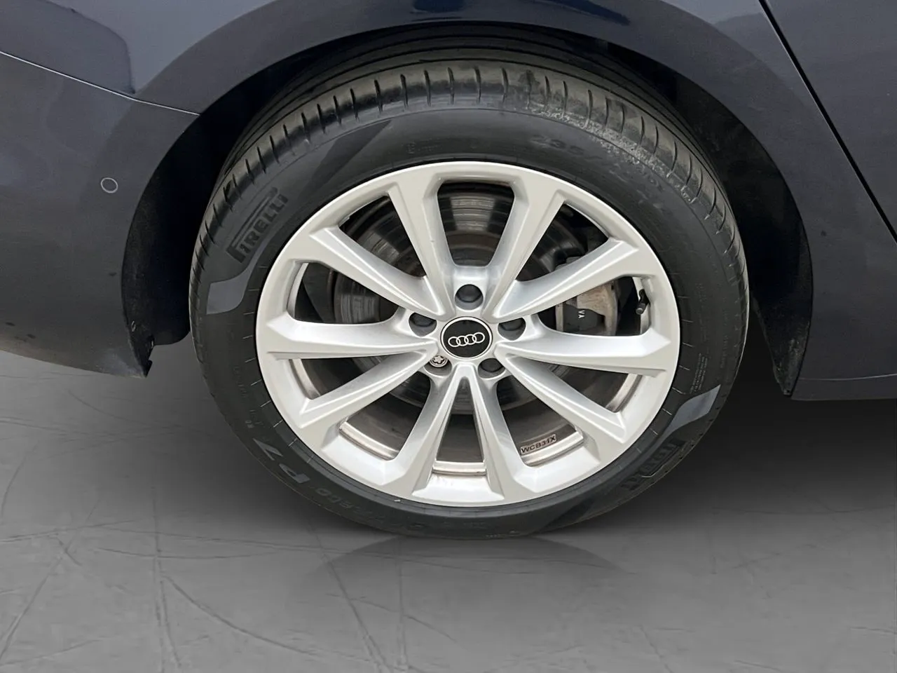 Vehicle image 35