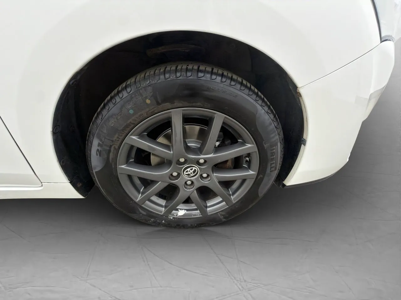 Vehicle image 25
