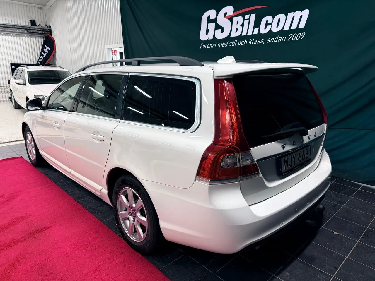 Vehicle image 7