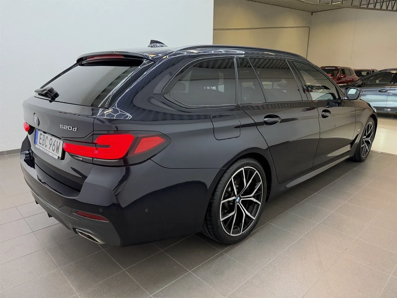 Vehicle image 8