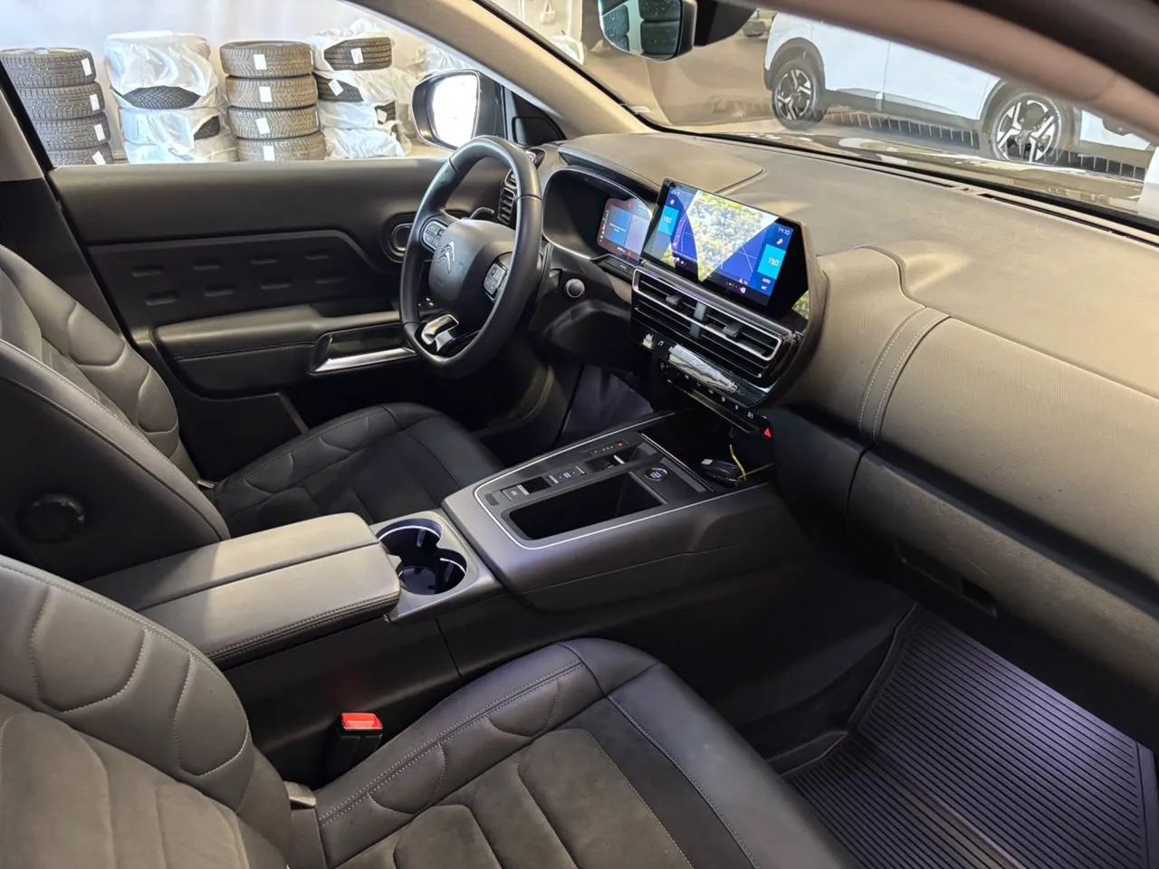 Vehicle image 17