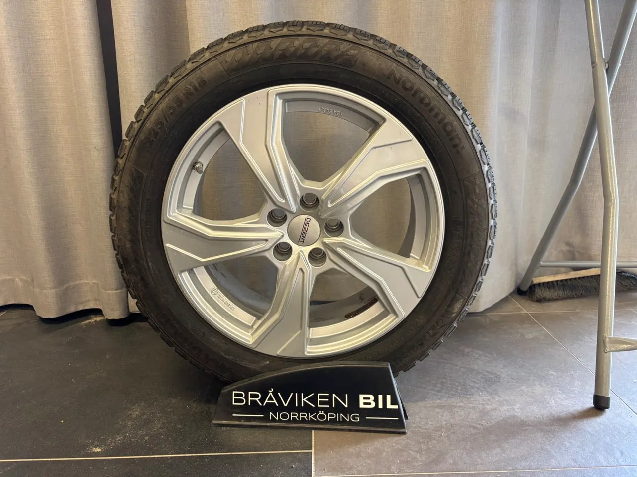 Vehicle image 18