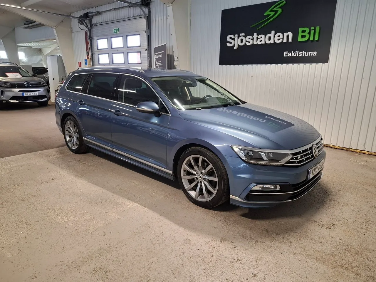 Vehicle image 6