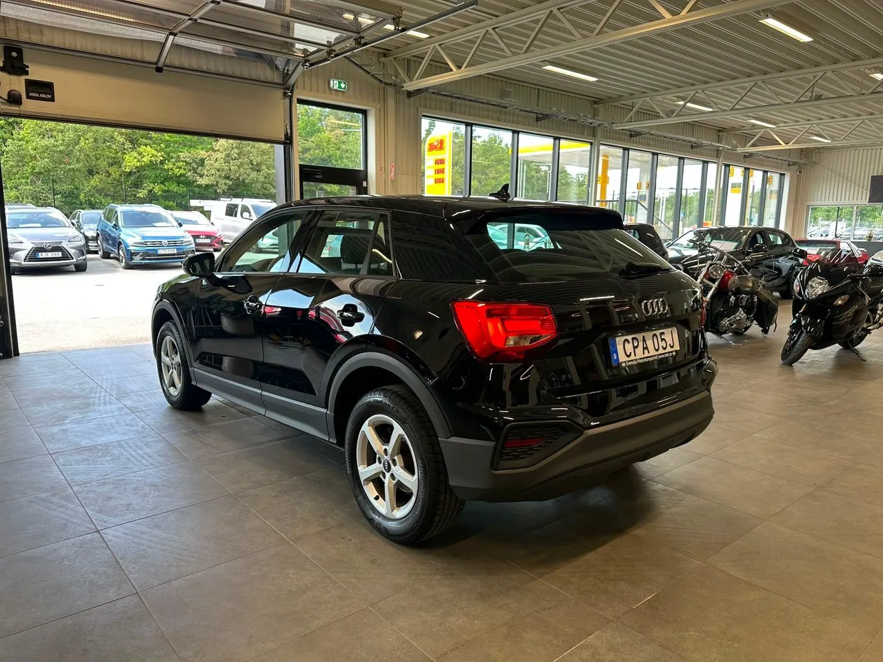 Vehicle image 3