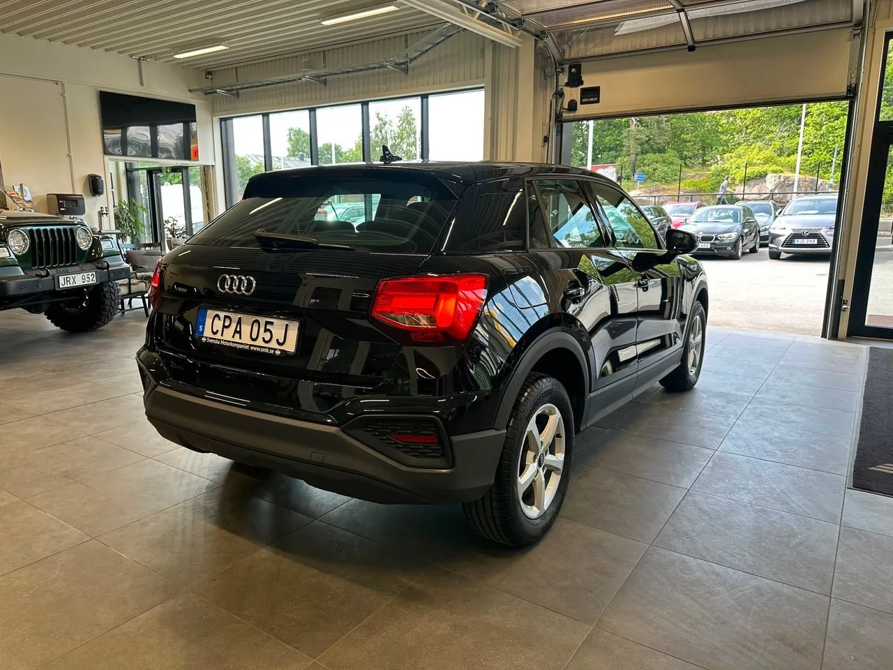 Vehicle image 5