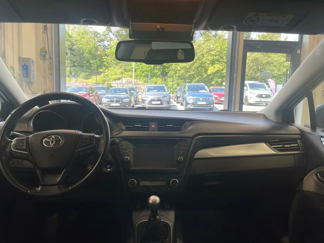 Vehicle image 25