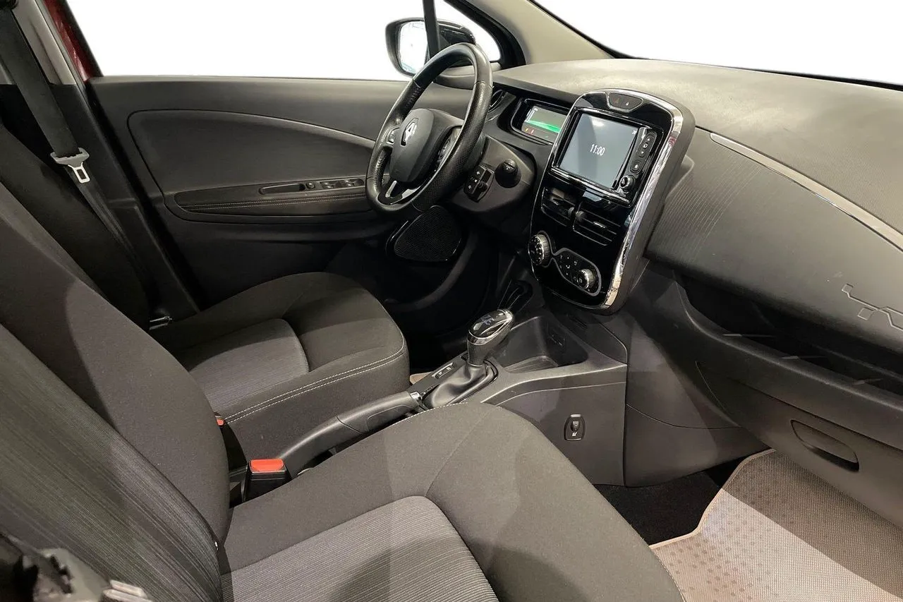 Vehicle image 16