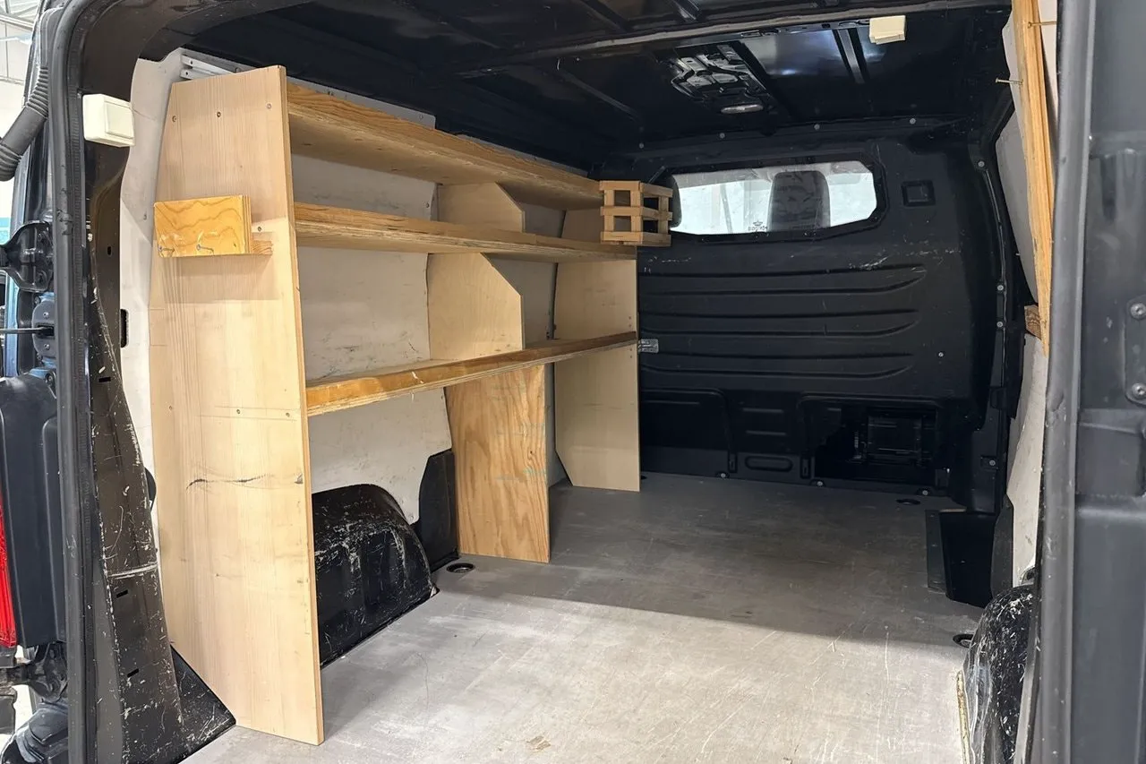 Vehicle image 21