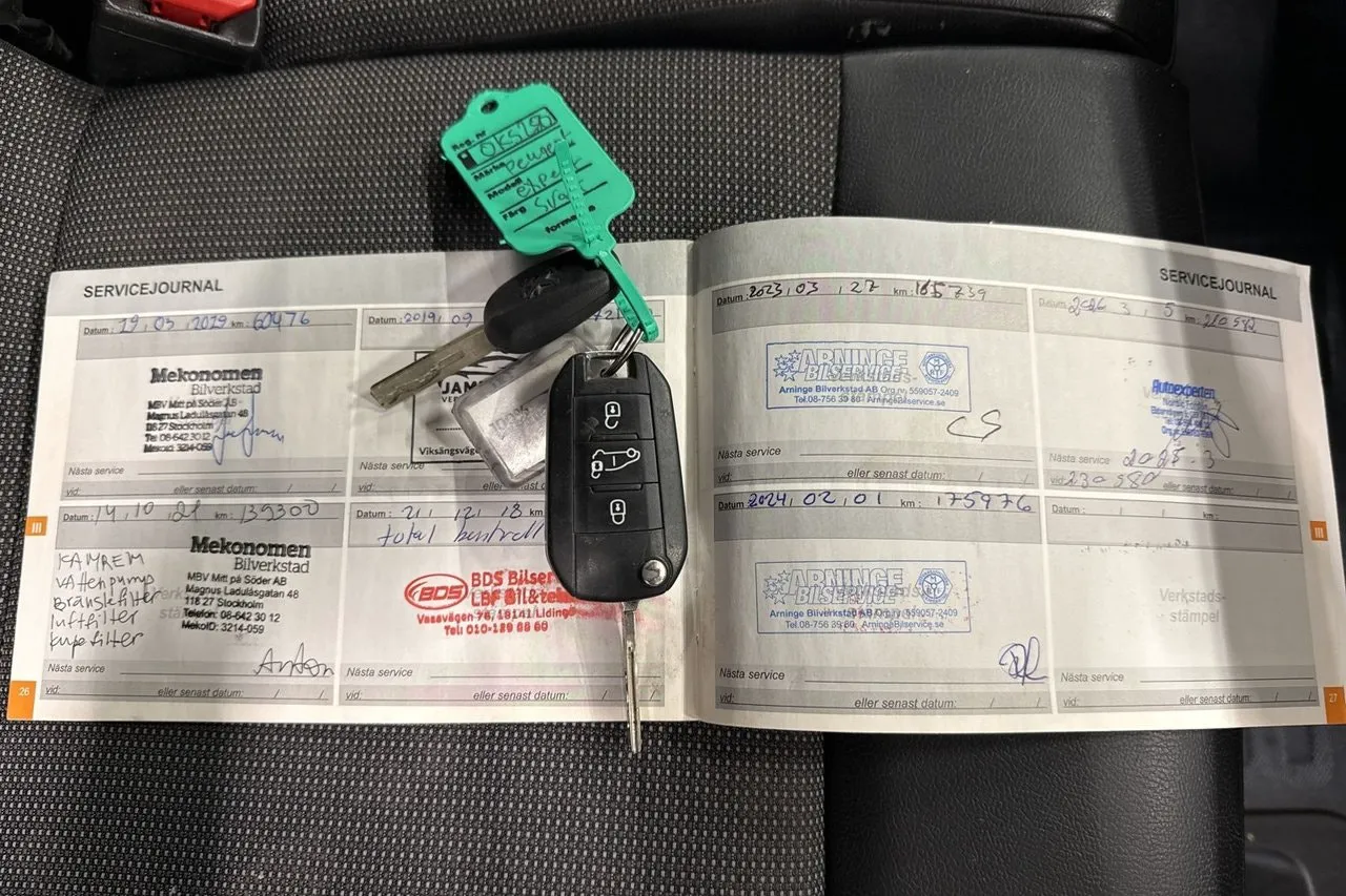 Vehicle image 22