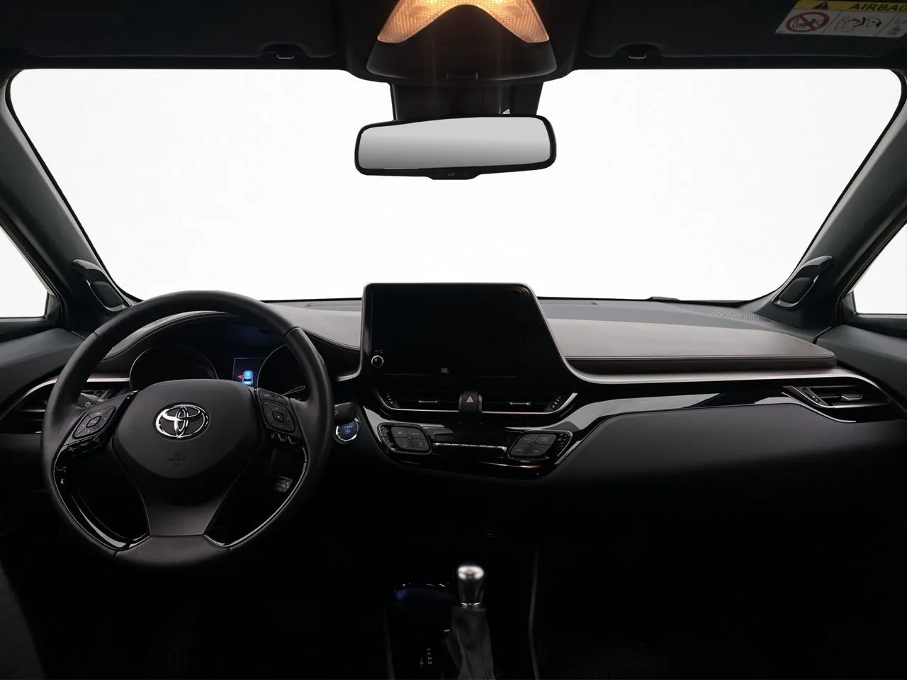 Vehicle image 15
