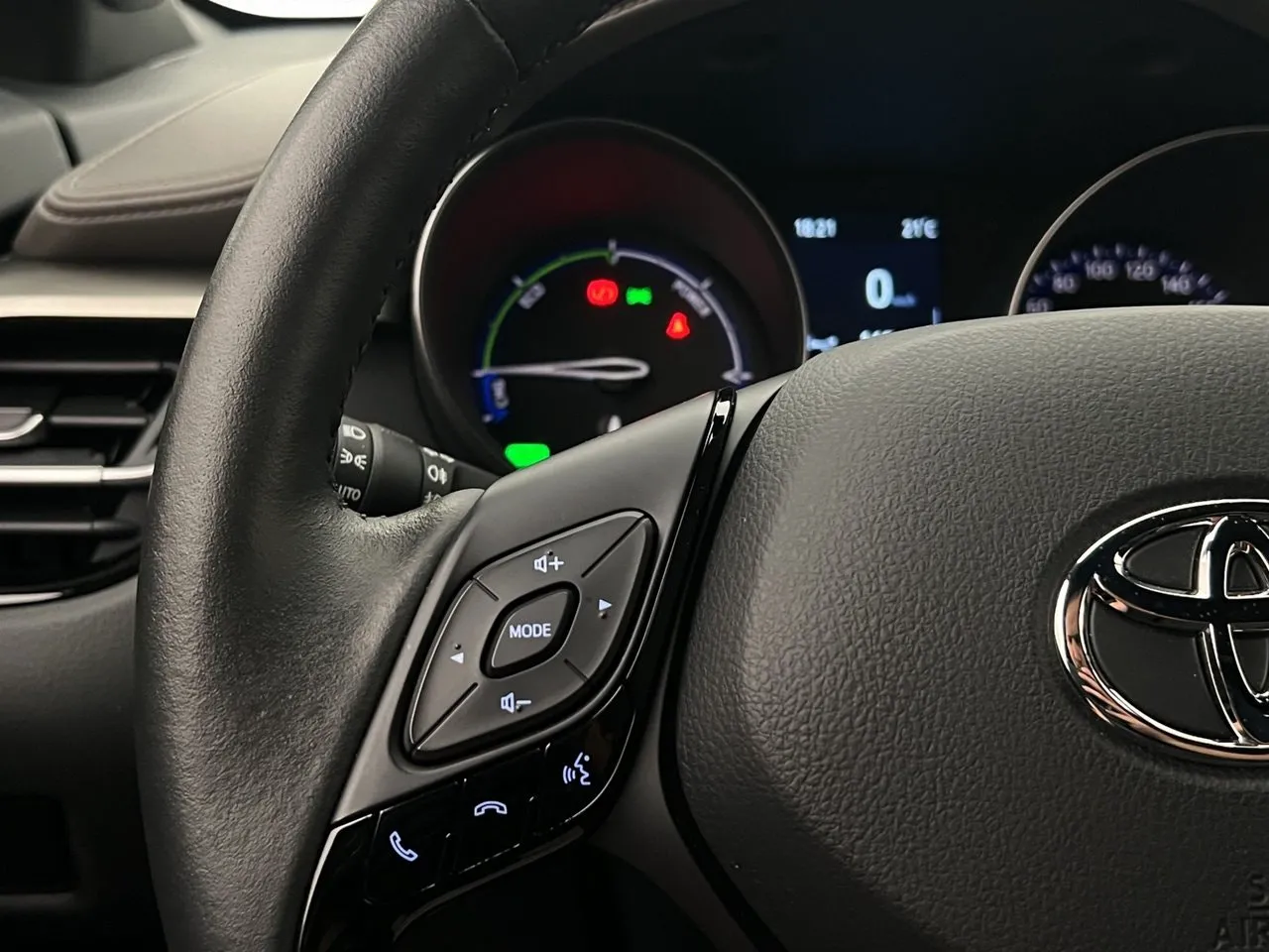 Vehicle image 16