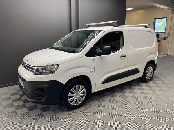 Citroen Berlingo Van 1.5 BlueHDi Värmare / Drag / Leasebar - 2021