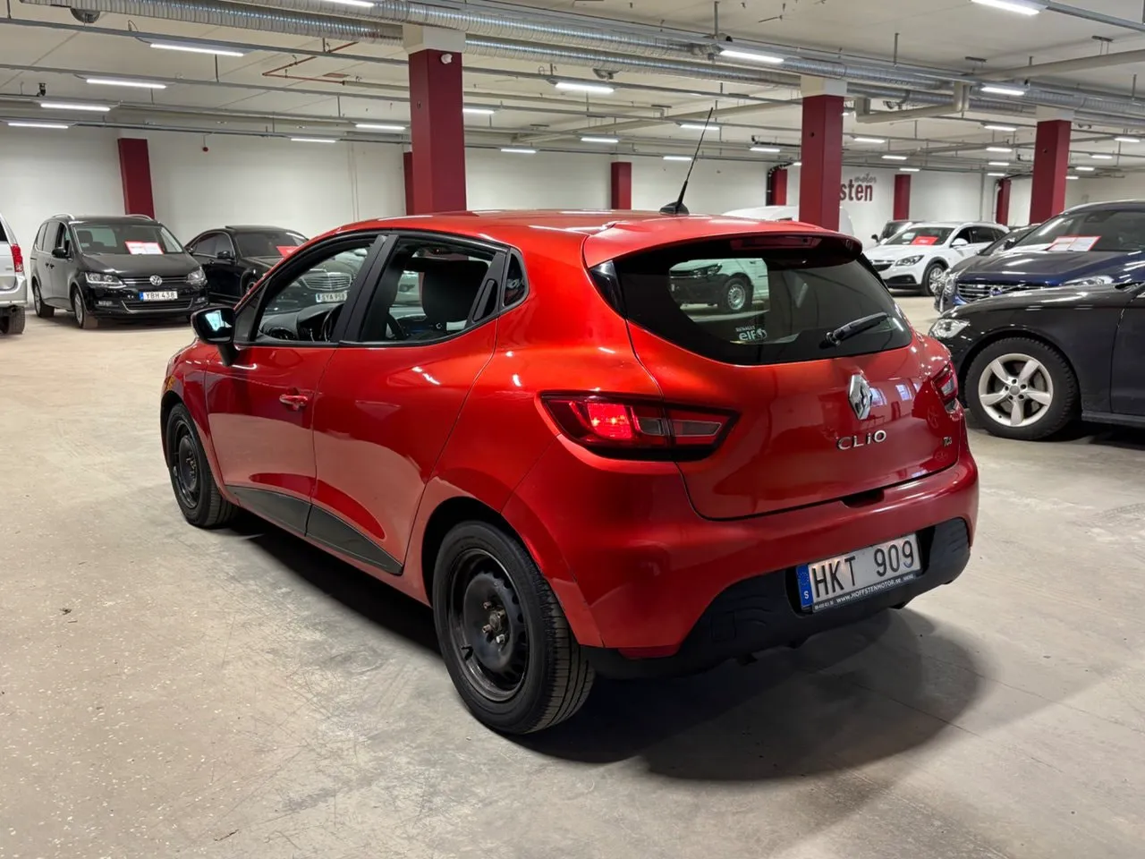 Vehicle image 4