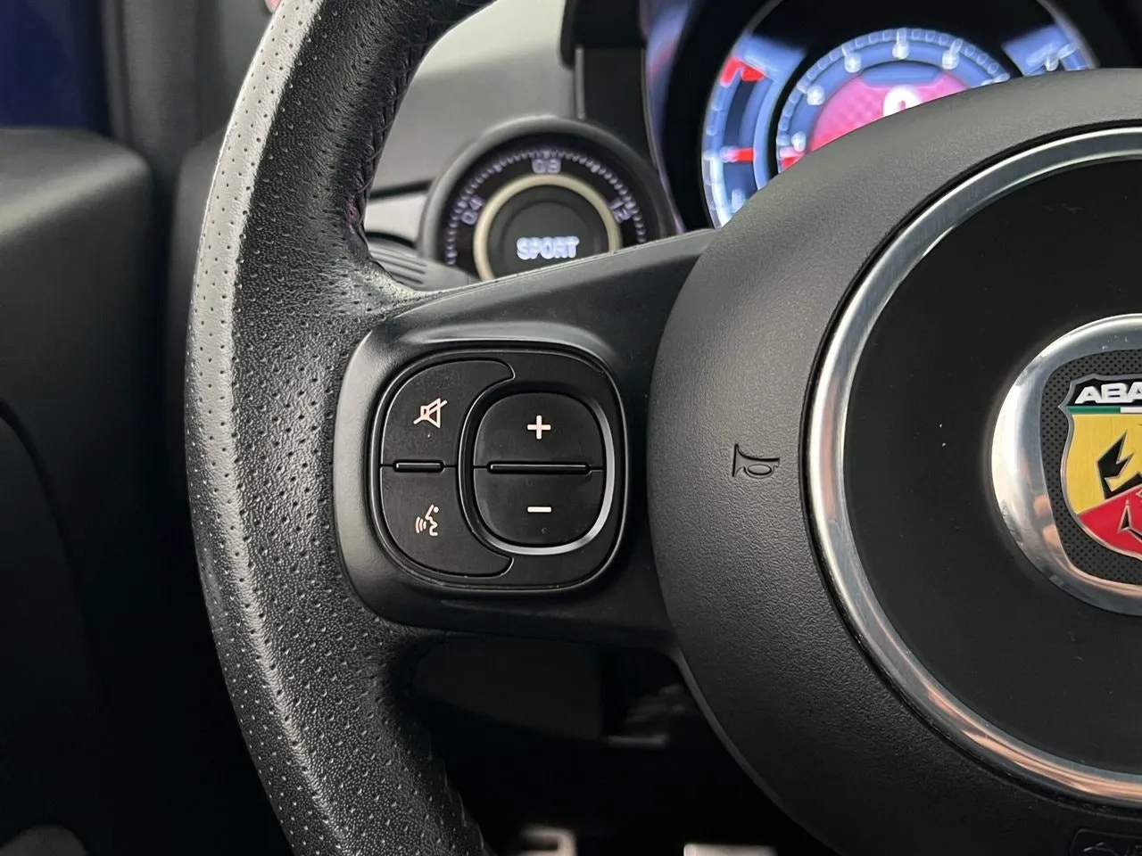 Vehicle image 14