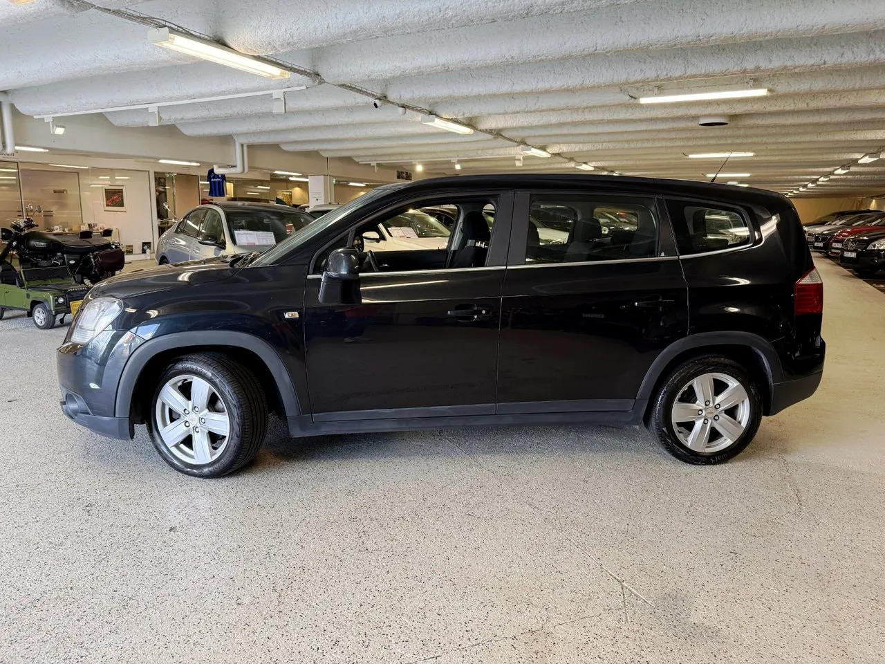 Vehicle image 4