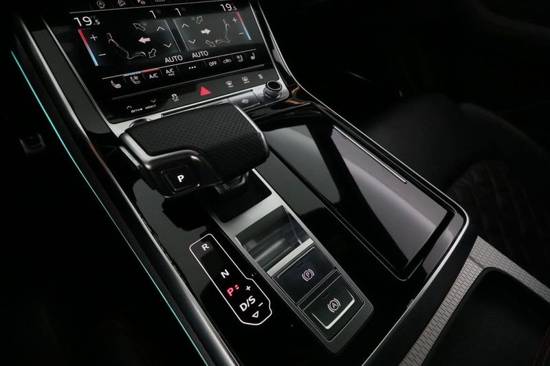 Audi SQ8 bild 21