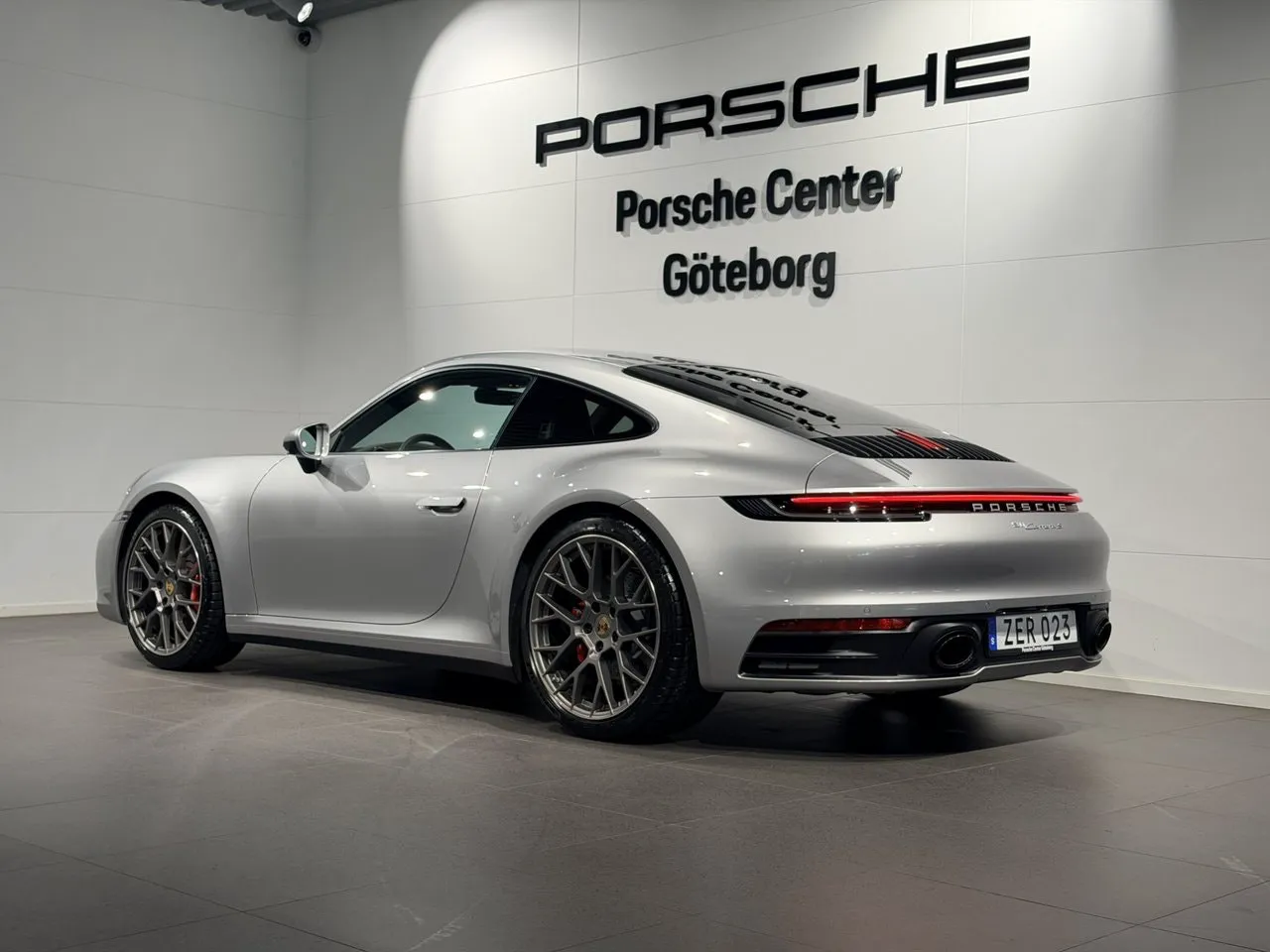 Vehicle image 4