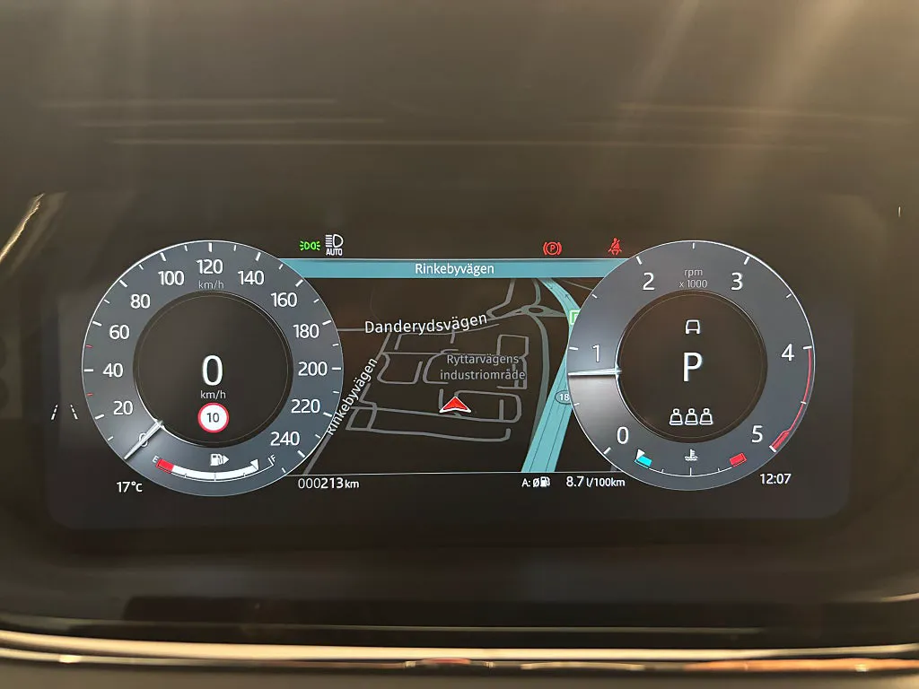 Vehicle image 9