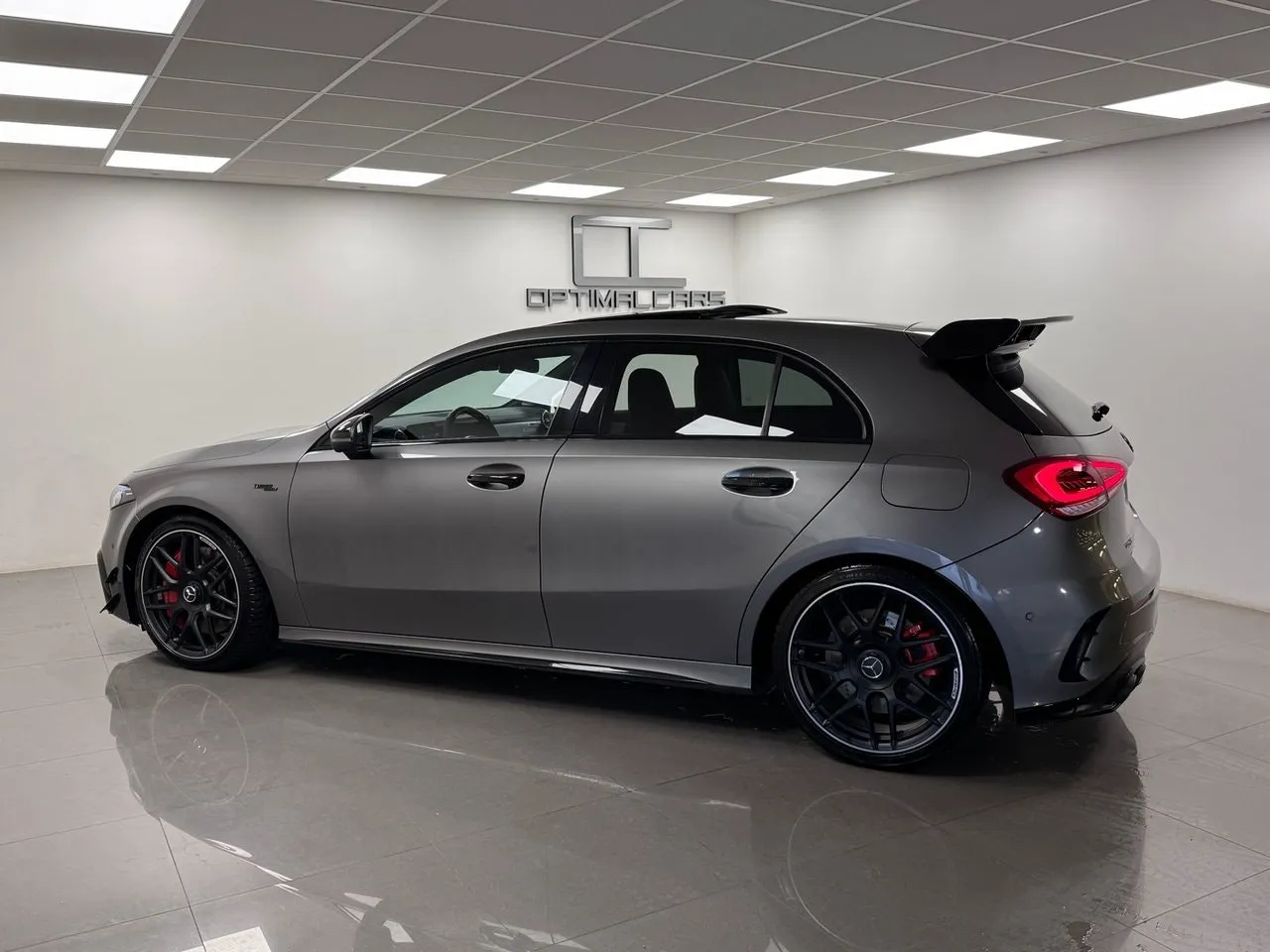 Vehicle image 15
