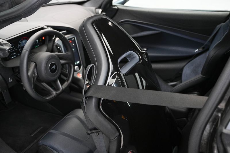McLaren 750S bild 24