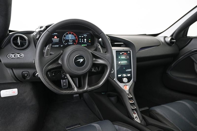 McLaren 750S bild 16