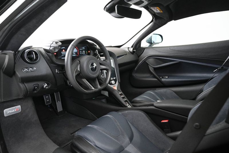 McLaren 750S bild 15