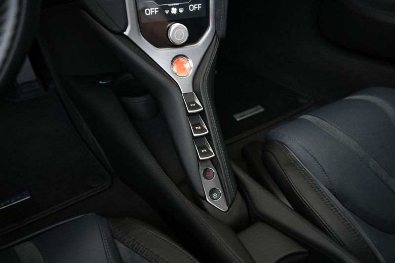 McLaren 750S bild 21