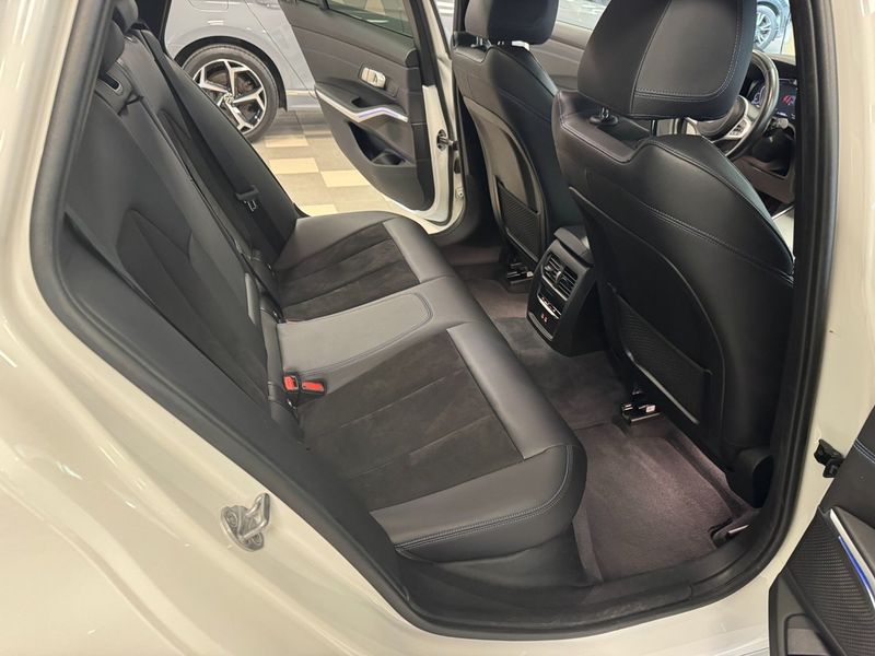 BMW 320 bild 17