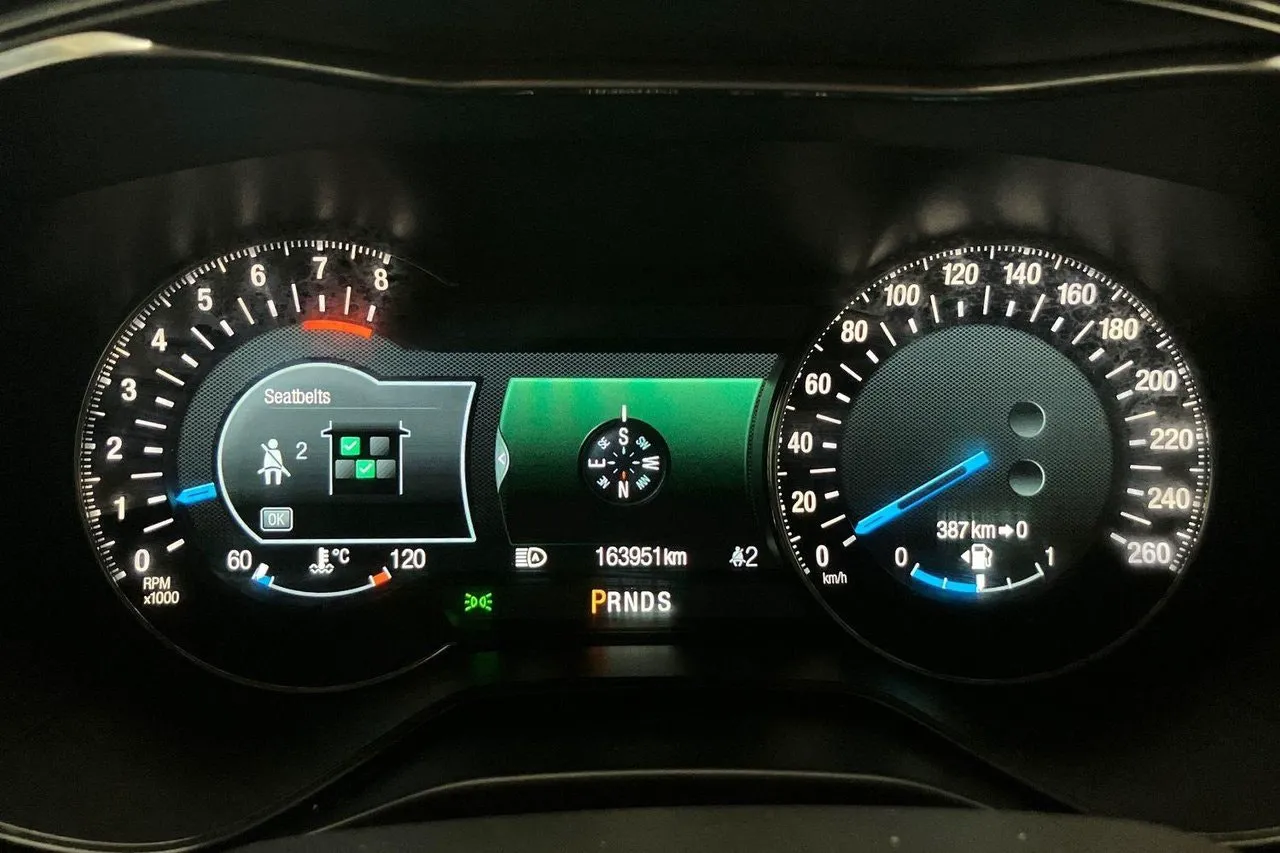 Vehicle image 16