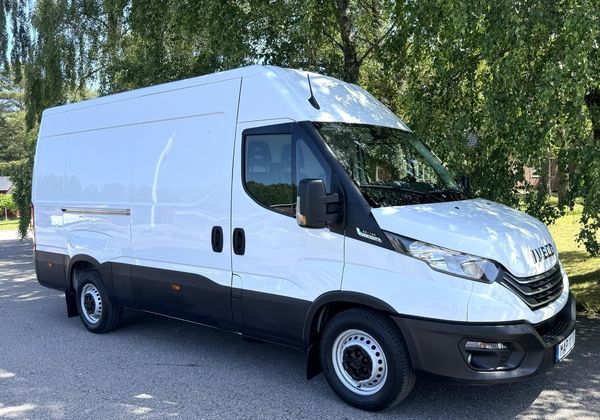 Iveco Daily 35-140 Högskåp 12 m3 Automat & Dieselvärmare - 2024