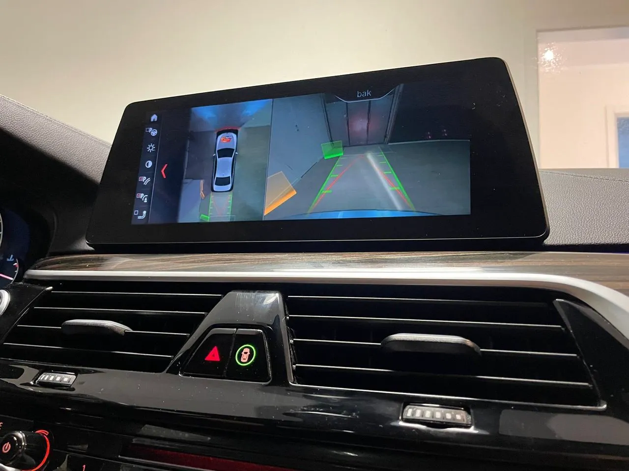 Vehicle image 18