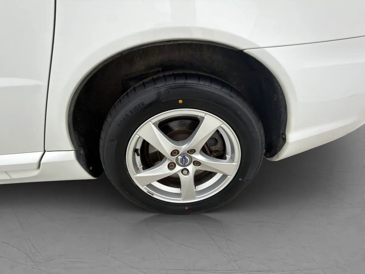 Vehicle image 30