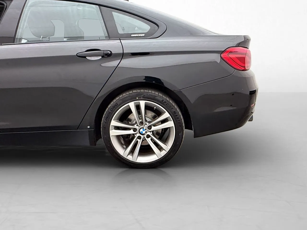 Vehicle image 30