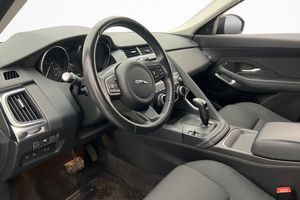Jaguar E-Pace bild 8