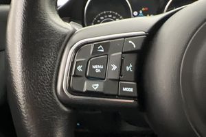 Jaguar E-Pace bild 11