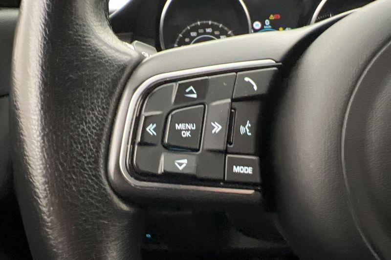 Jaguar E-Pace bild 11