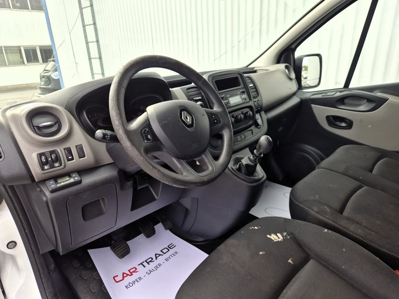 Vehicle image 15